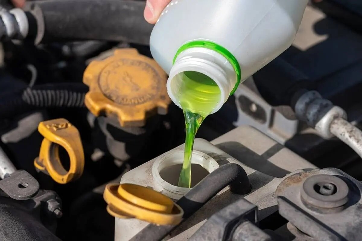 ضد یخ سبز بهتر است یا قرمز ؟ ؛ تفاوت ضد یخ قرمز و سبز