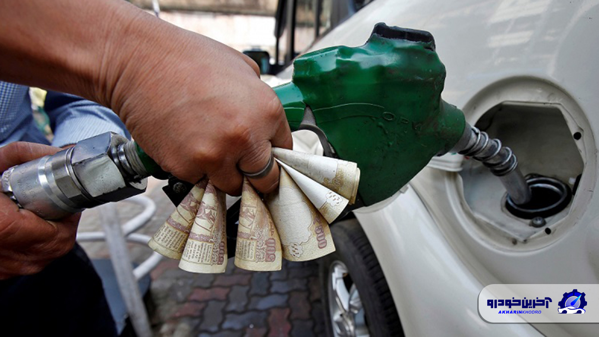 تصویری از پمپ بنزین با اشاره به افزایش قیمت بنزین