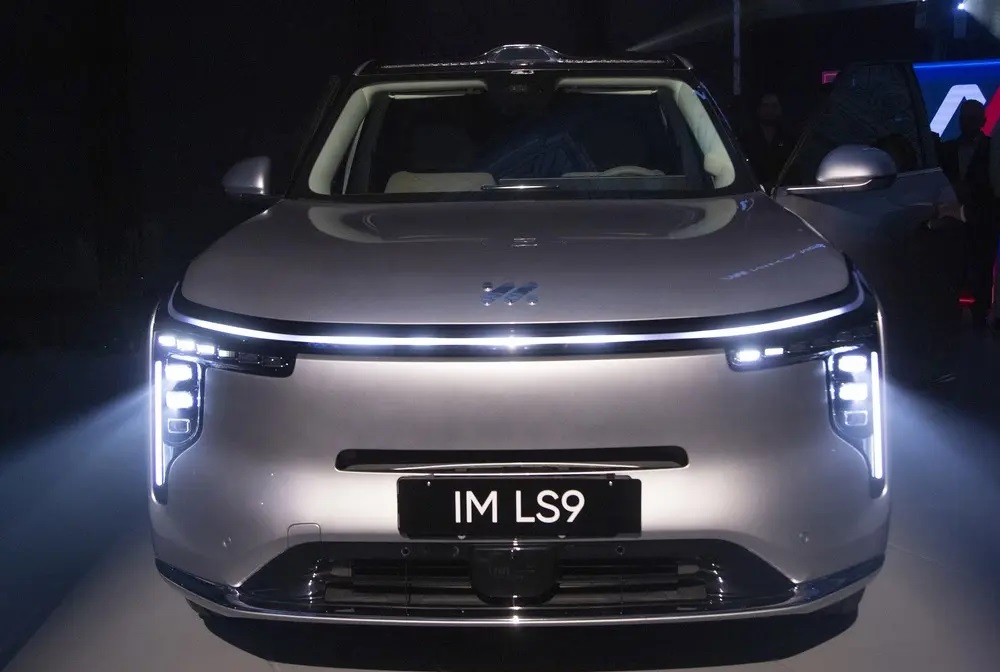 رونمایی از خودرو IM LS9